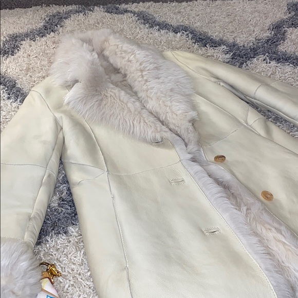 Beautiful leather/ shearling winter coat - Picture 2 of 15